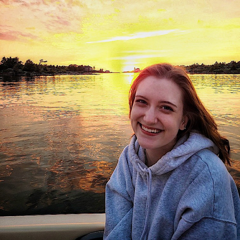 Meet your Posher, Ella